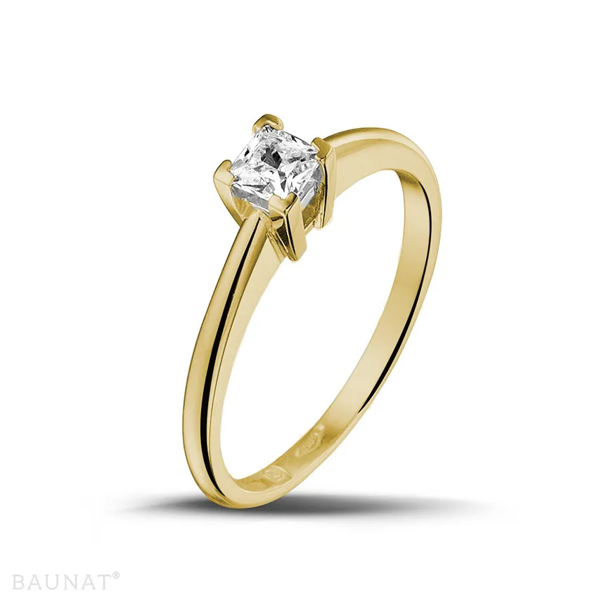 0.30 quilates anillo solitario en oro amarillo con diamante talla princesa 