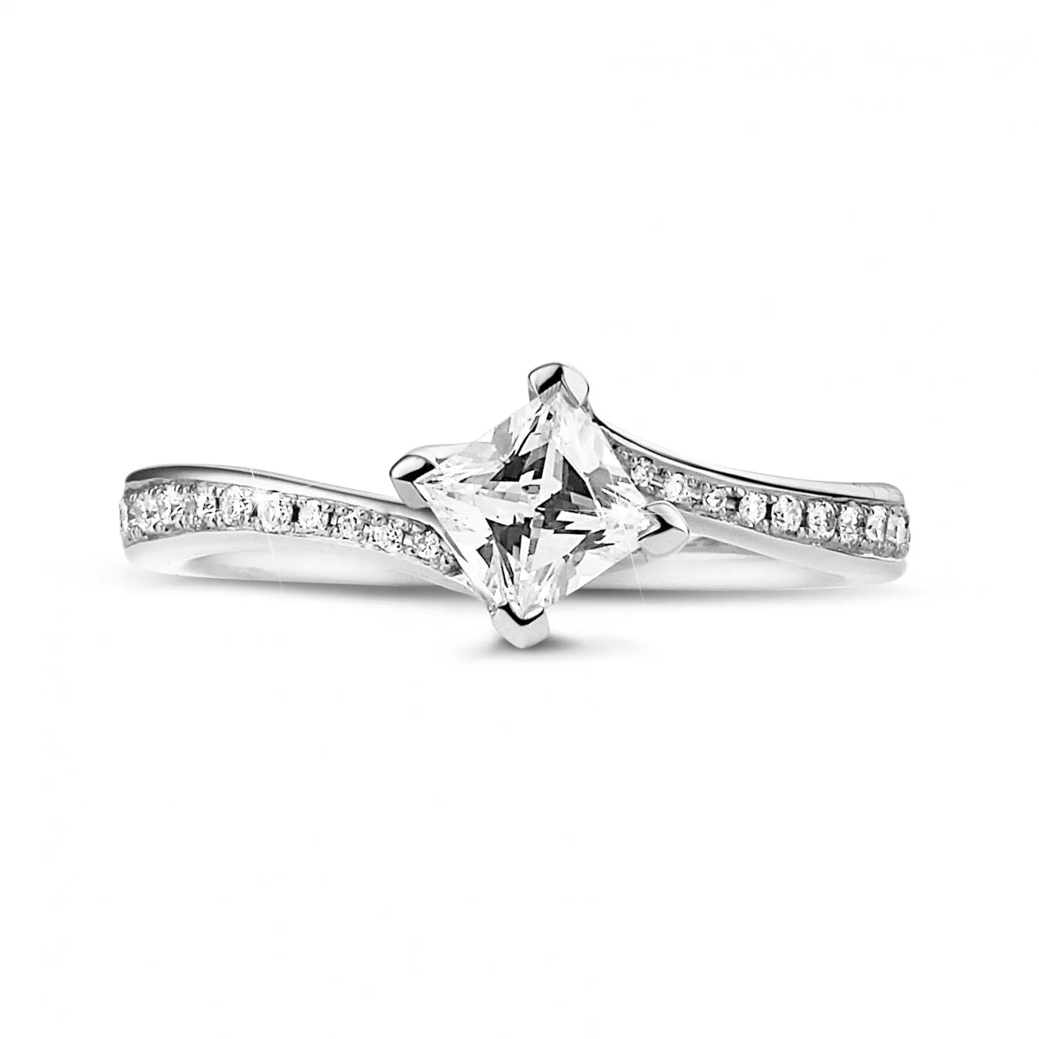 0.50 quilates anillo solitario en platino con diamante talla princesa y diamantes laterales 