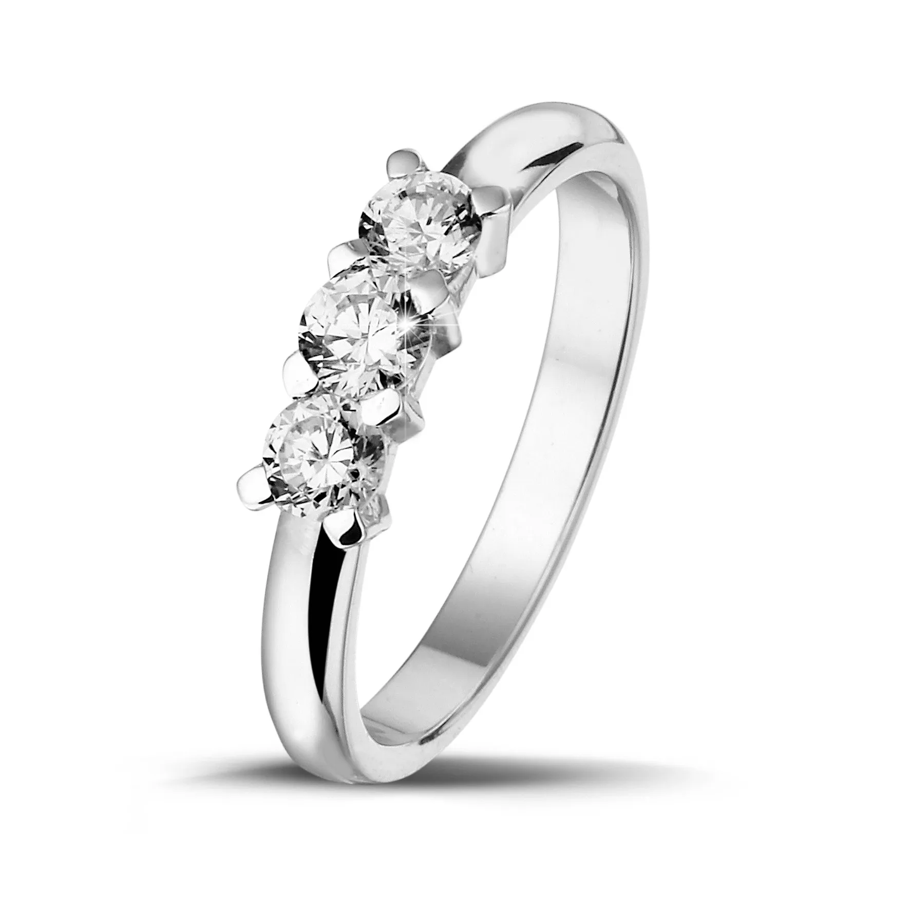 0.50 quilates anillo trilogía en platino con diamantes redondos 