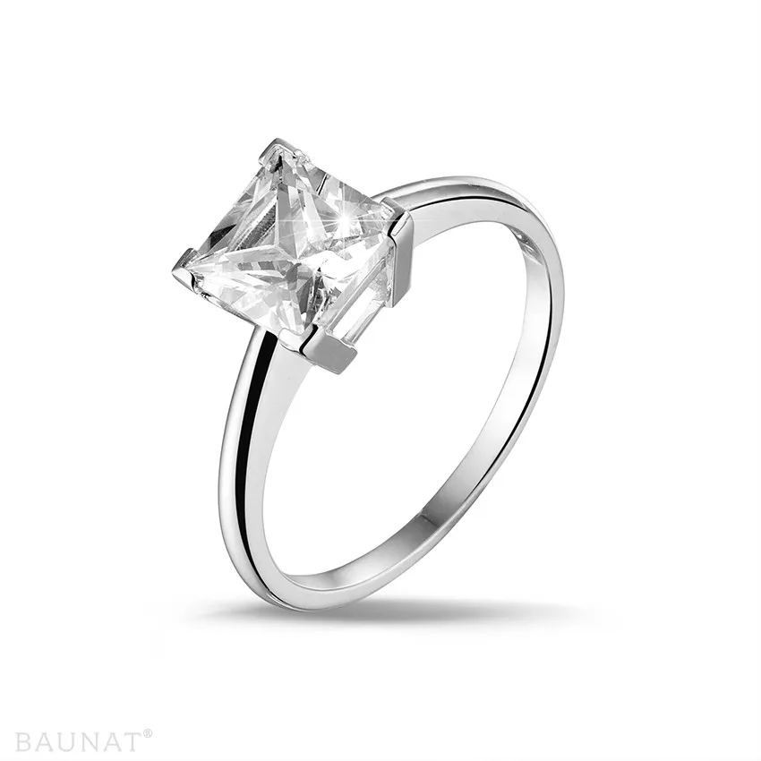 2.50 quilates anillo solitario en platino con diamante talla princesa 