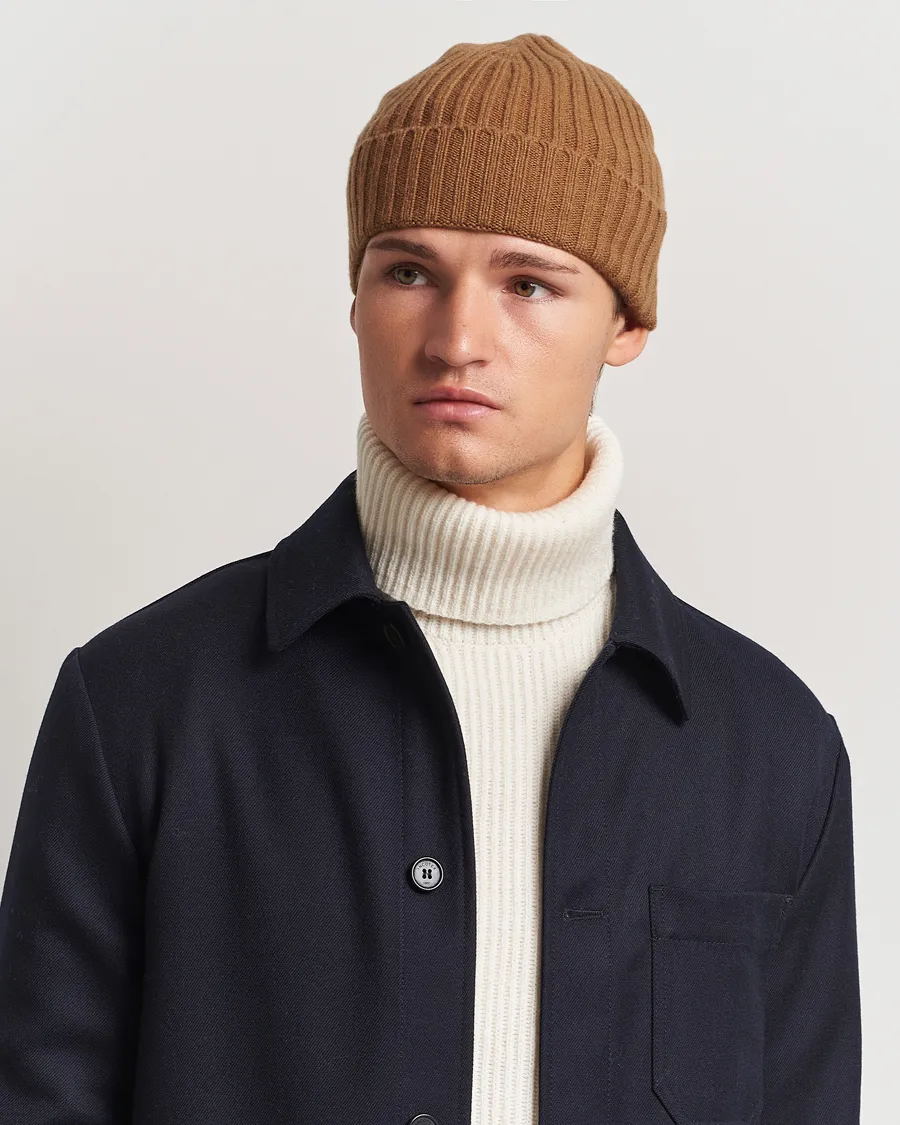 Amanda Christensen Rib Knitted Cashmere Cap Nougat