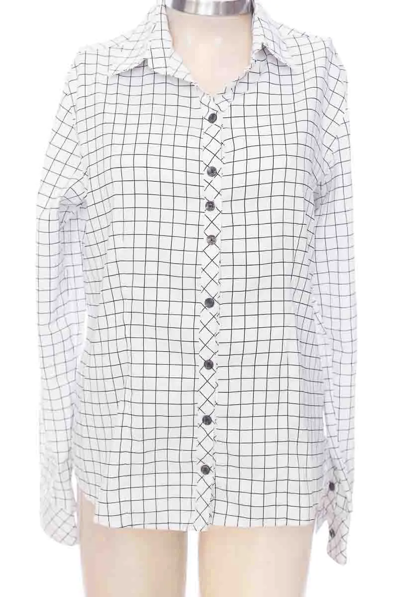 BLUSA COLOR BLANCO  CLOSEANDO