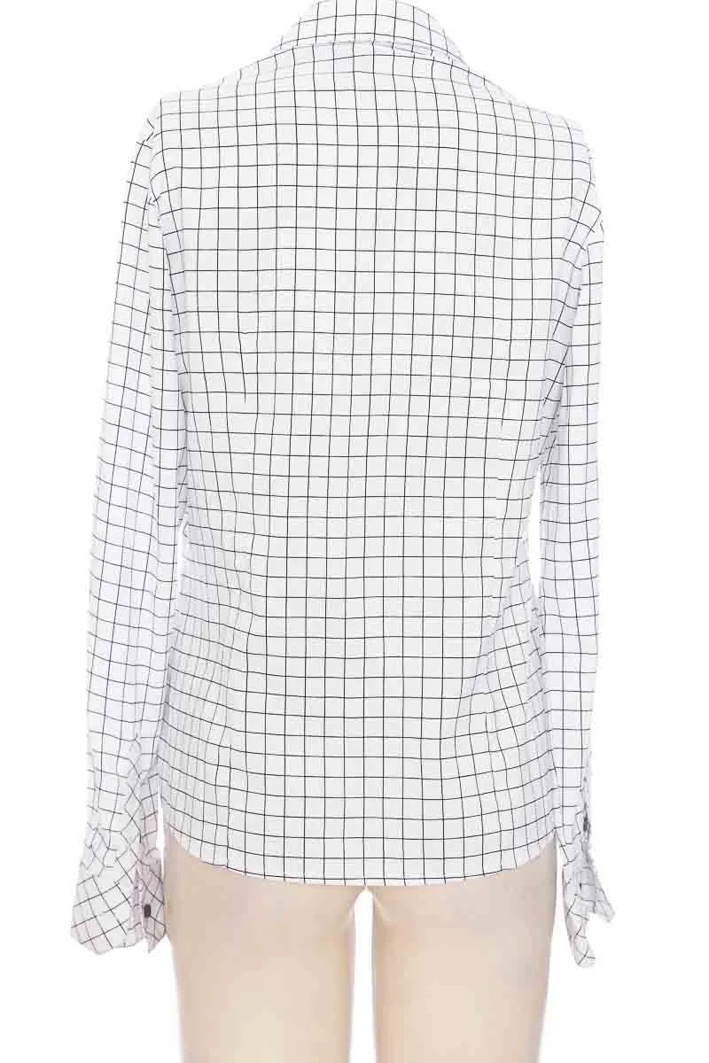 BLUSA COLOR BLANCO  CLOSEANDO