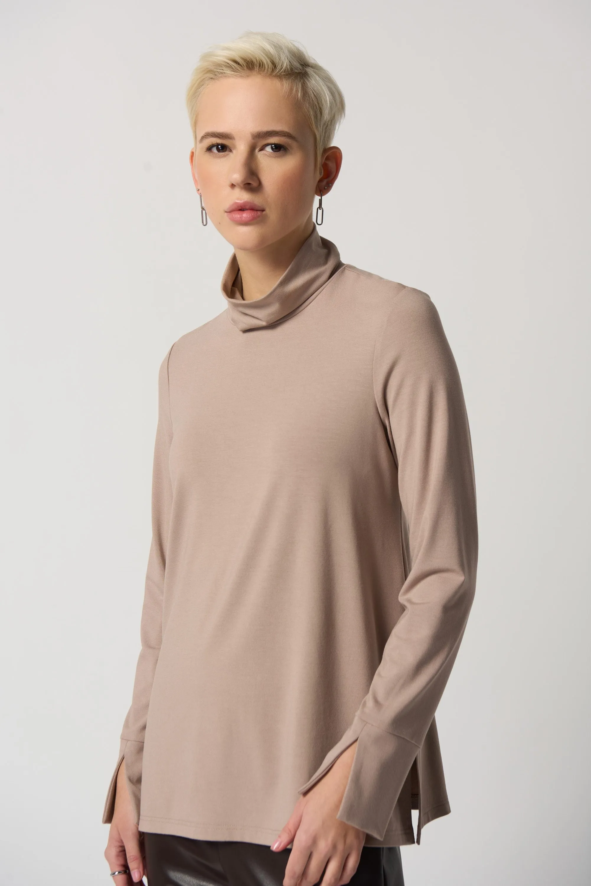 Blusa con cuello alto Joseph Ribkoff 233184M
