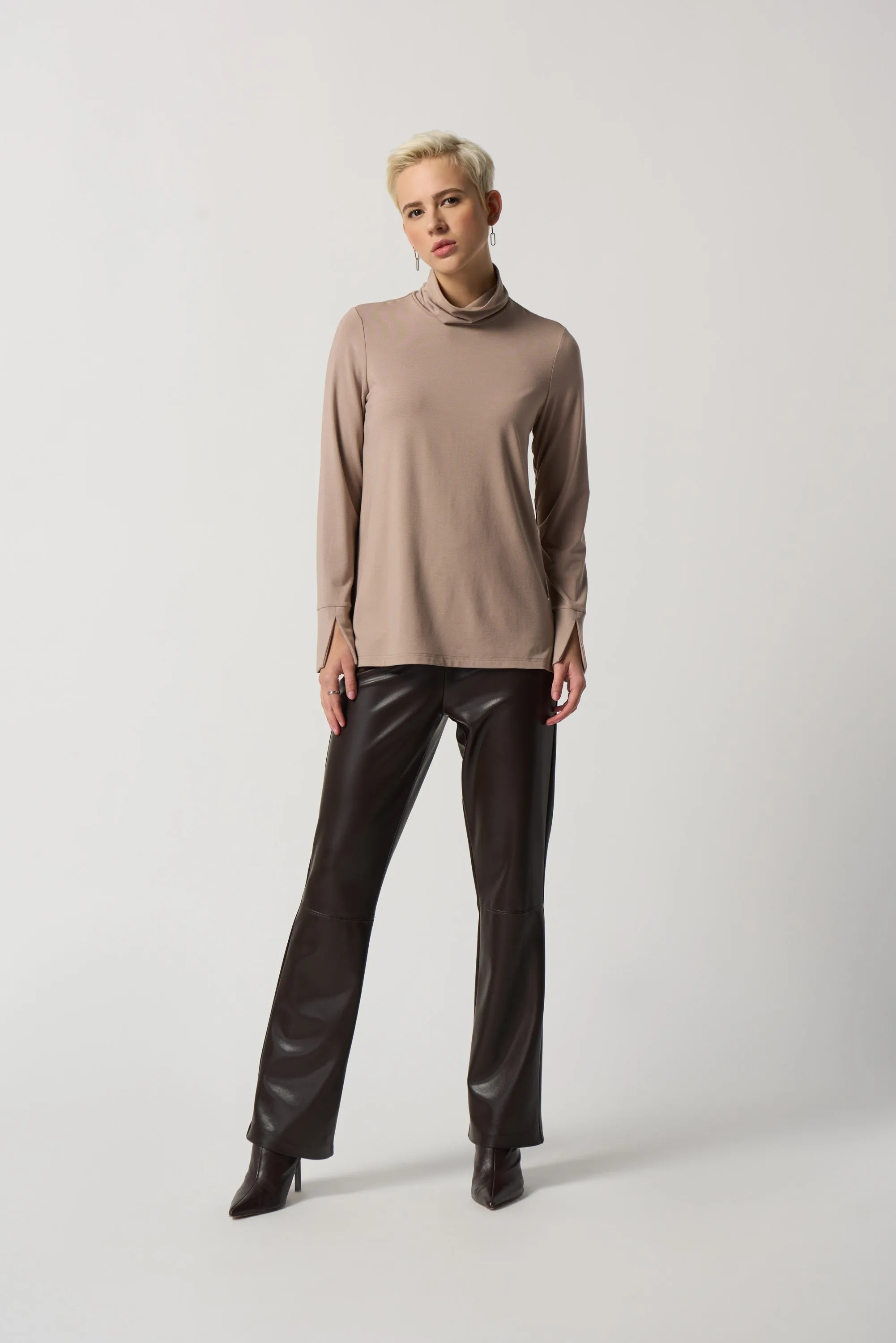 Blusa con cuello alto Joseph Ribkoff 233184M
