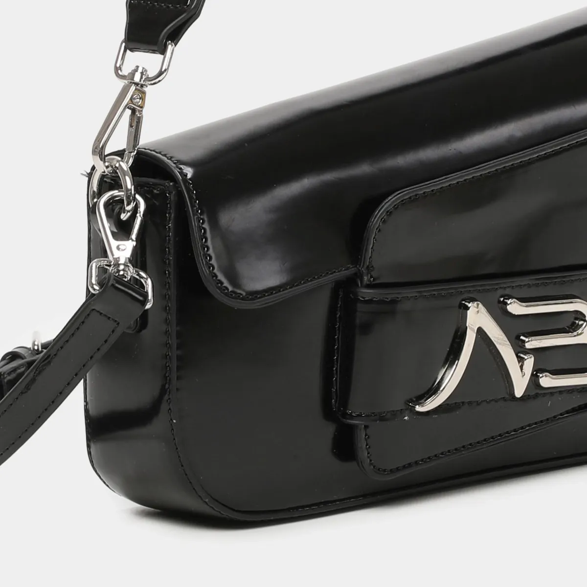 Bolso de hombro negro Alma de Binnari Cnp19964
