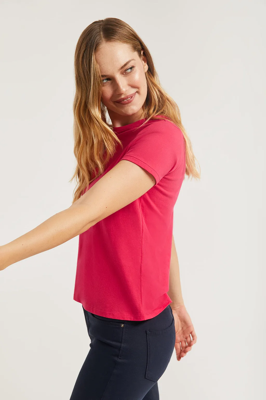 Camiseta básica fucsia de manga corta con logo Rigby Go