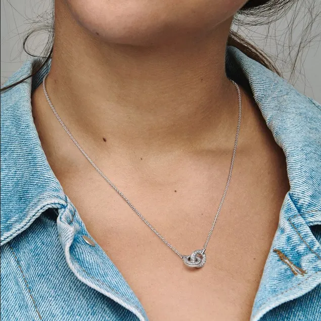 Collar Pavé Entrelazado Pandora Signature 392736C01