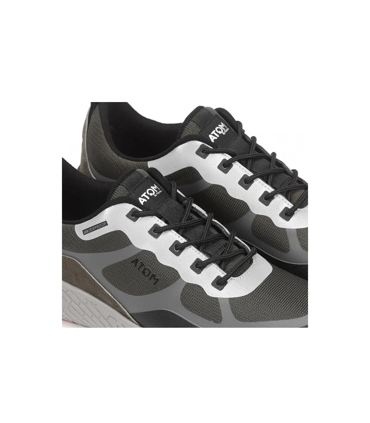 Deportivo waterproof en color metalizado