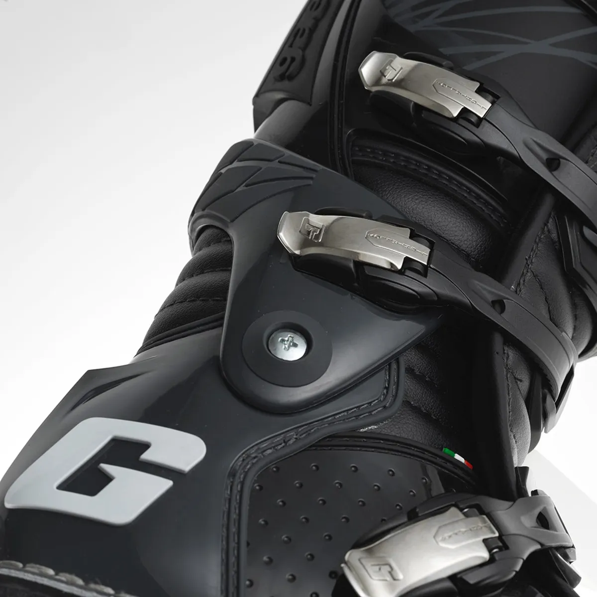 FASTBACK ENDURANCE  ENDURO BLACK