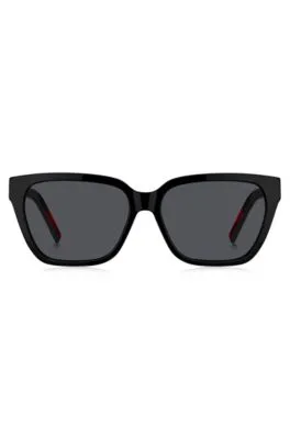 Gafas de sol de acetato negro con patillas de la marca