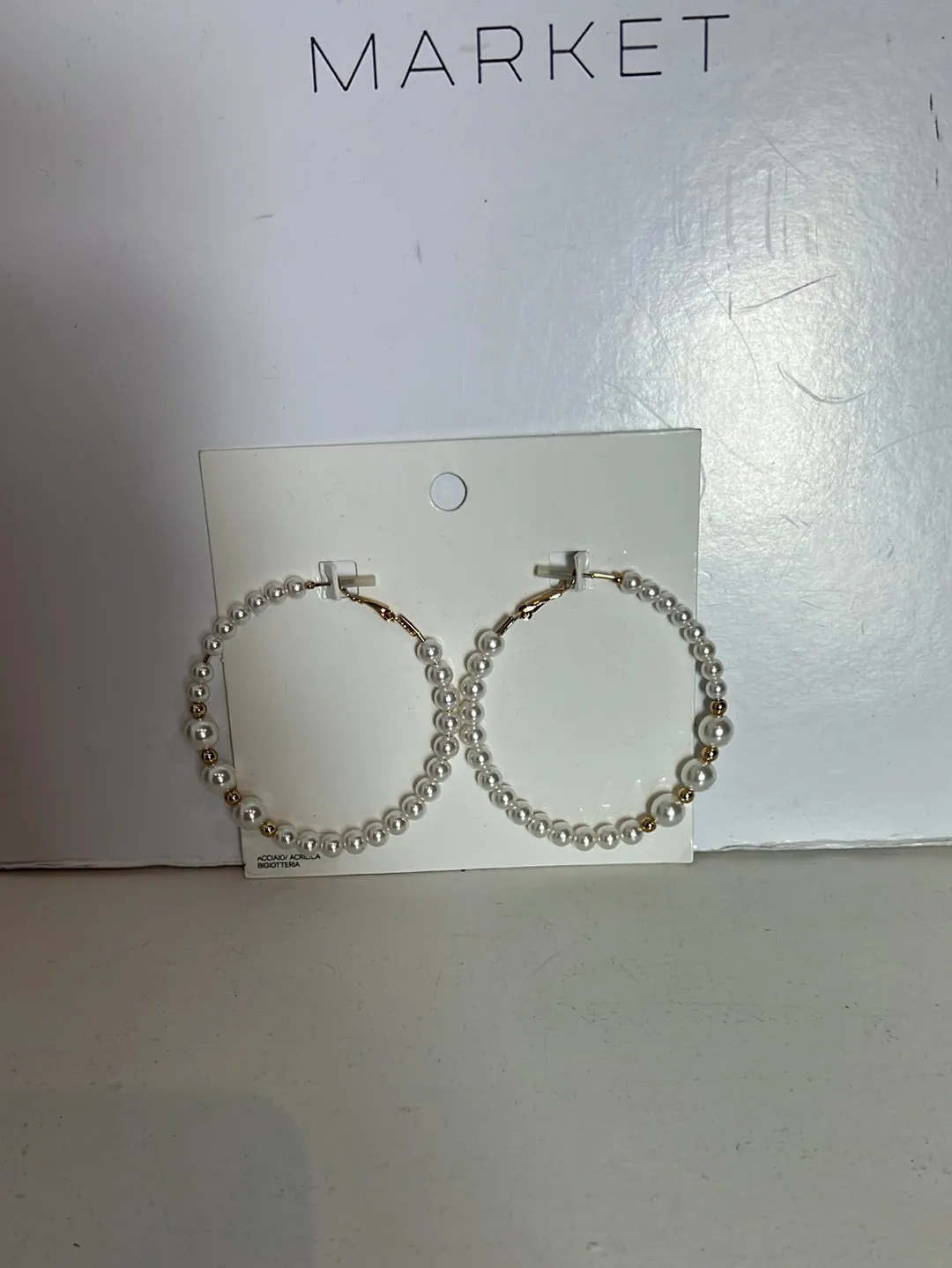 H&M. Argollas grandes perlas