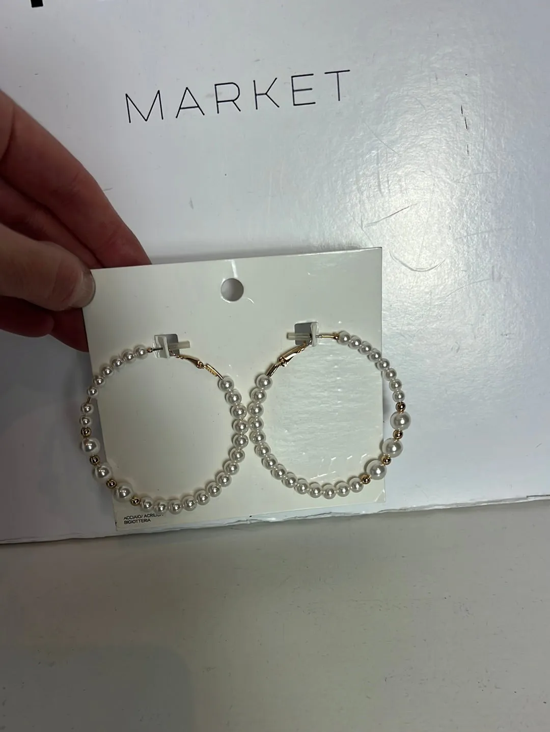 H&M. Argollas grandes perlas