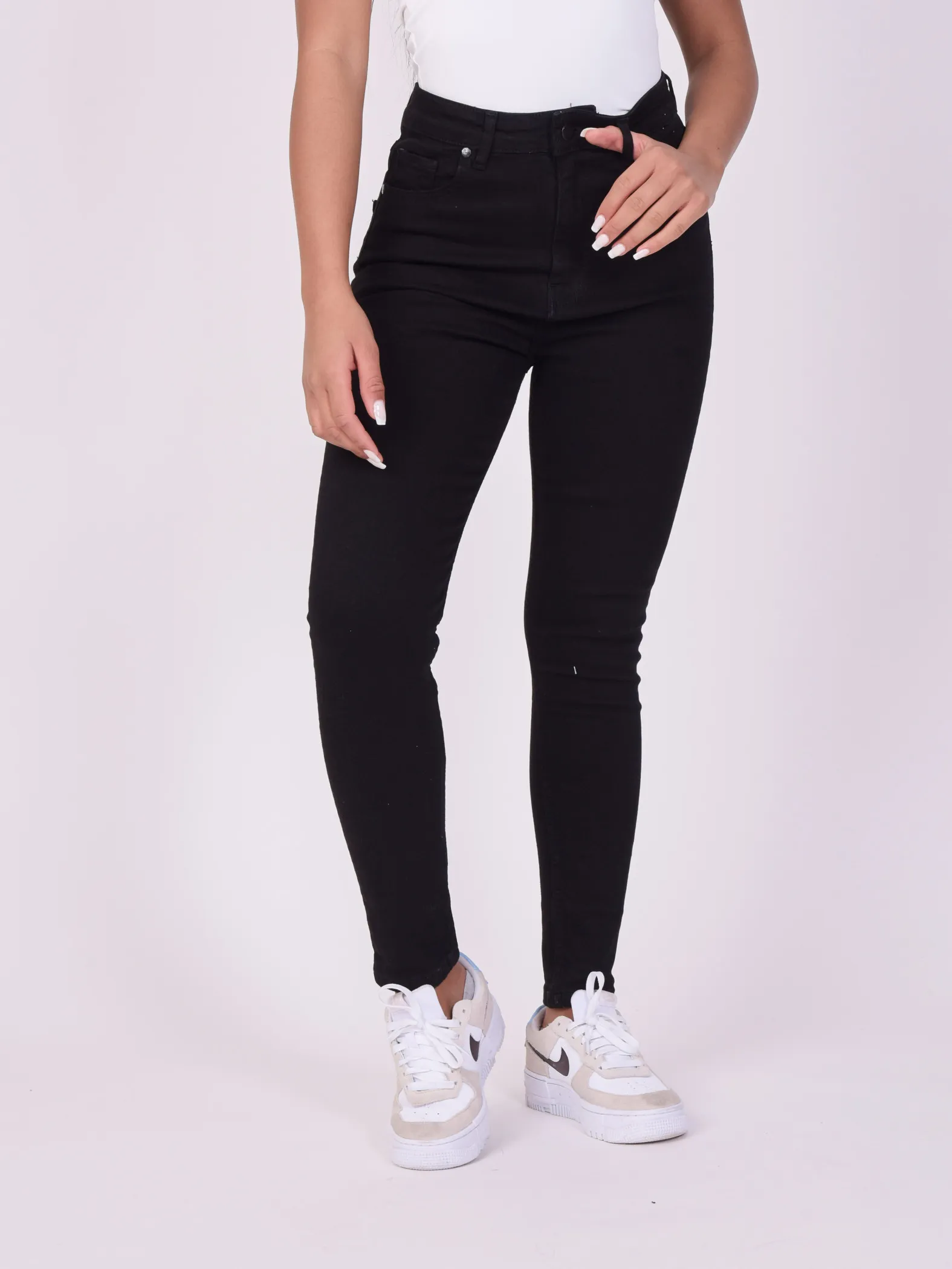 Jeans slim básicos negros
