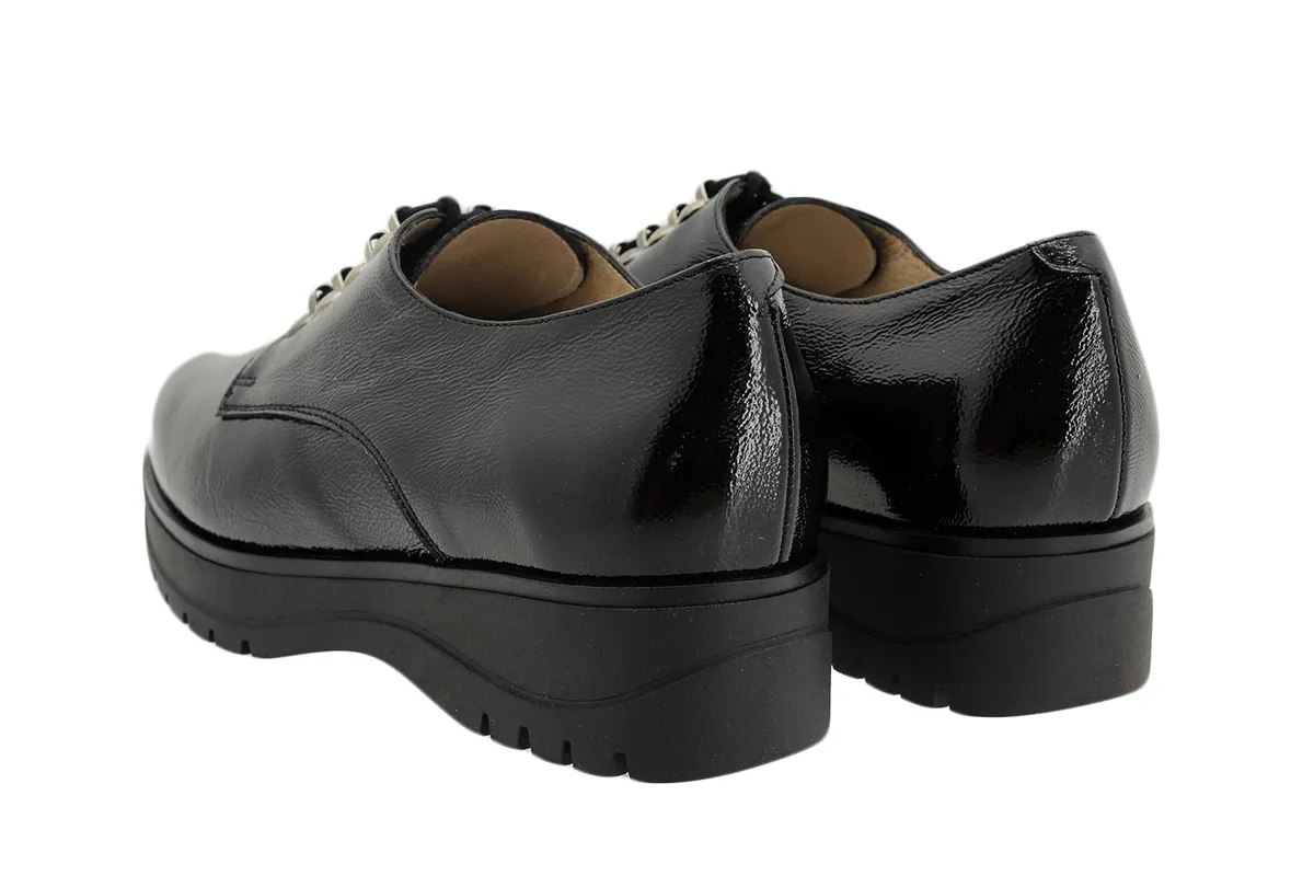 LACEUP SHOE BLACK PATENT