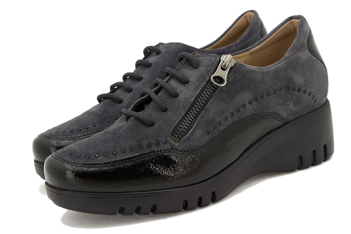 LACEUP SHOE BLUE PATENT