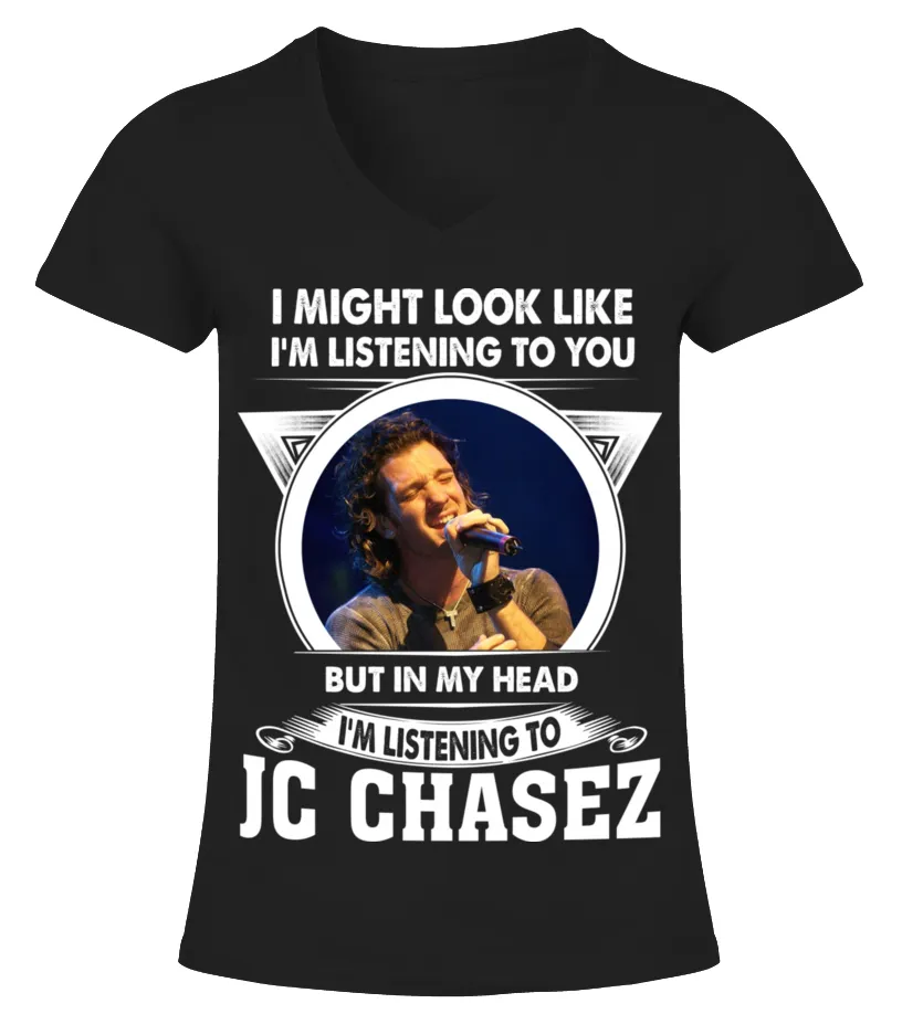 LISTENING TO JC CHASEZ Camiseta cuello pico Mujer
