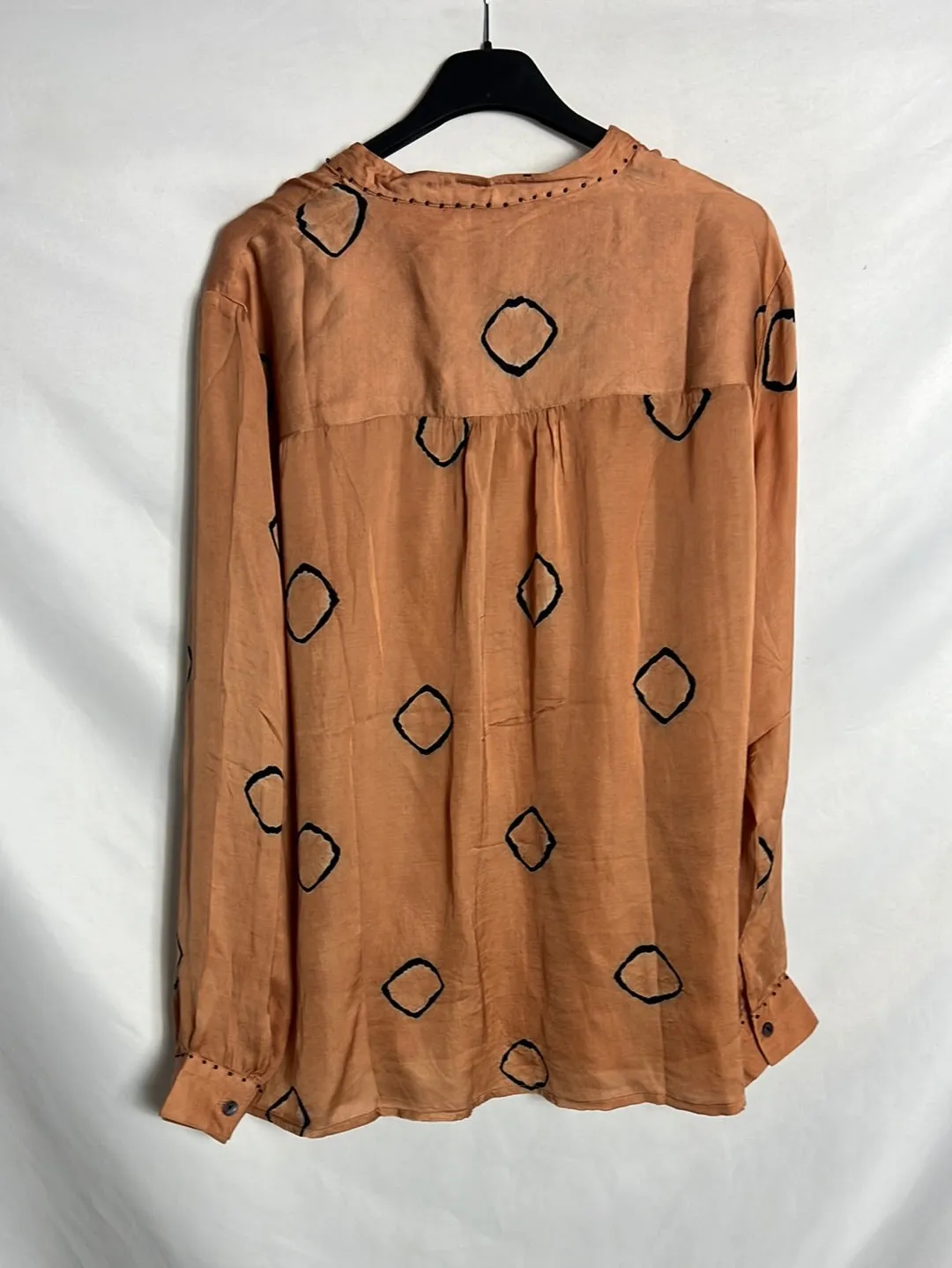 MAISON HOTEL. Total look fluido caldera. T M (Tara)