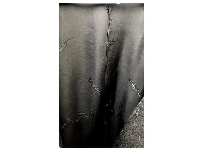 Max Mara Abrigos, Ropa de calle Negro 