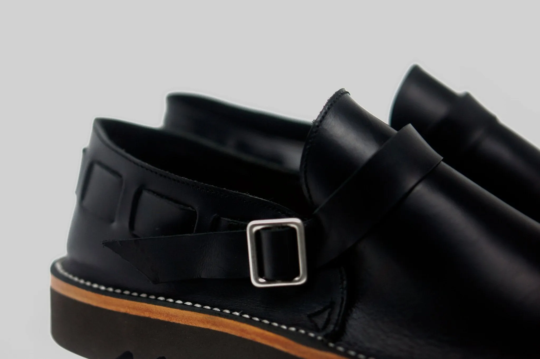 Otzi Black & Black