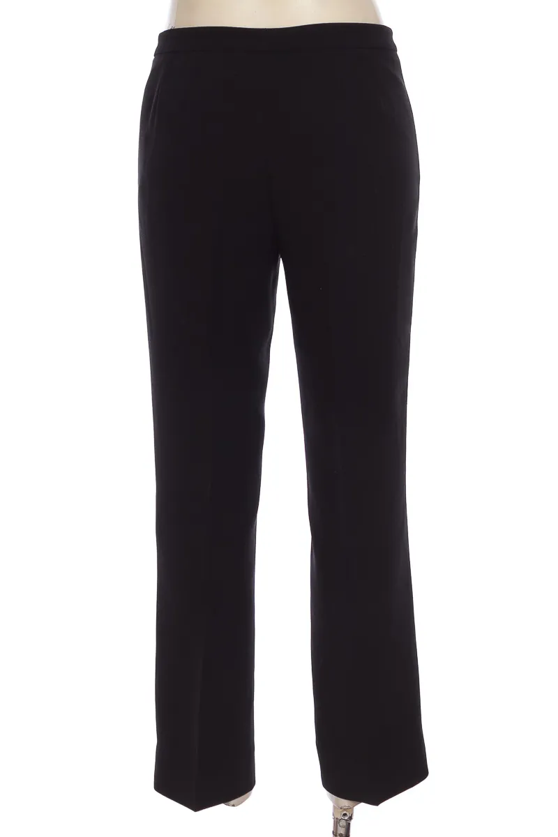 PANTALóN COLOR NEGRO  CLOSEANDO