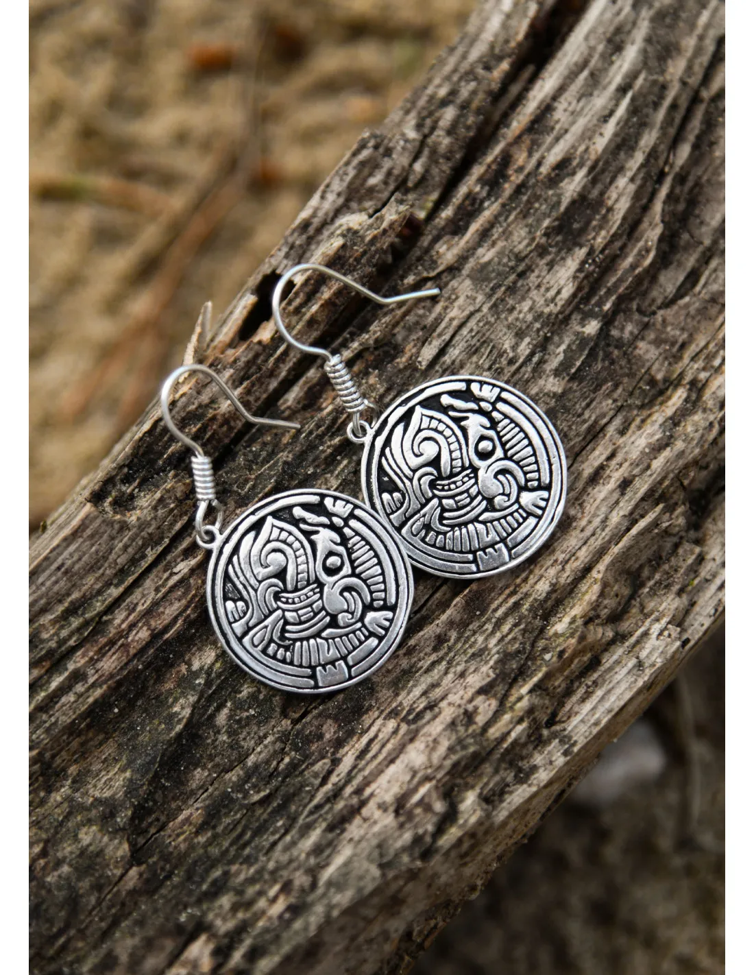 Pendientes vikingos en latón plateado