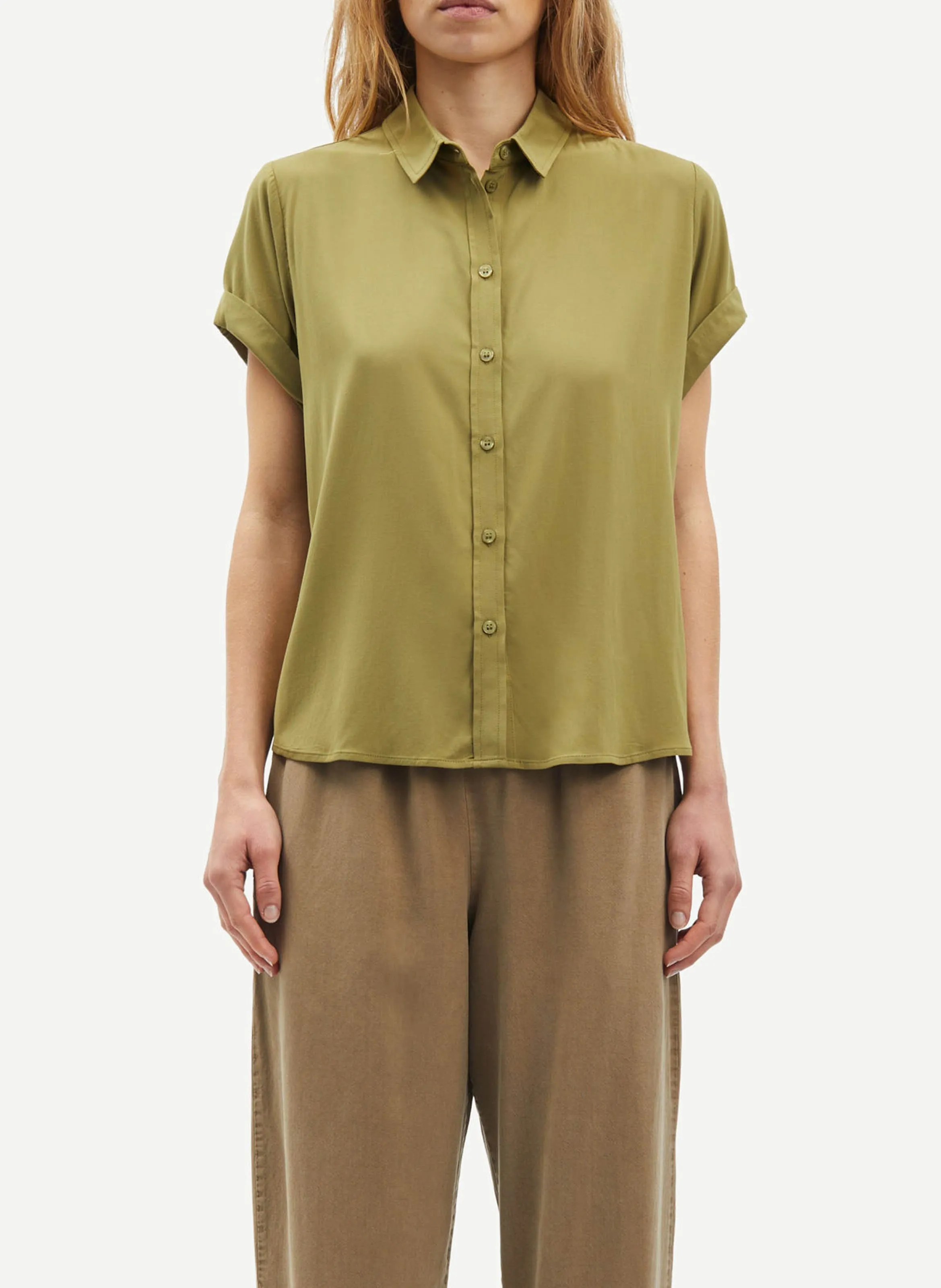 SAMSOE SAMSOE MAJAN  CAMISA HOLGADA CON CUELLO CLáSICO EN VERDE
