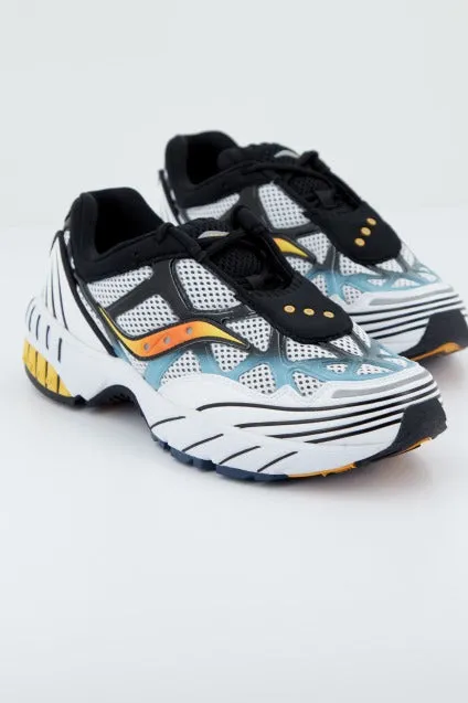 SAUCONY