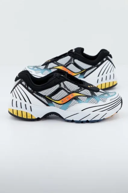 SAUCONY
