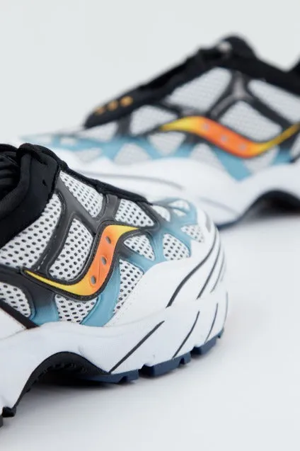 SAUCONY