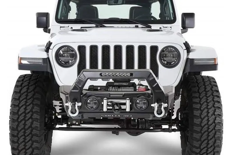 Sección central del parachoques modular delantero con barra parachoques Smittybilt Stryker