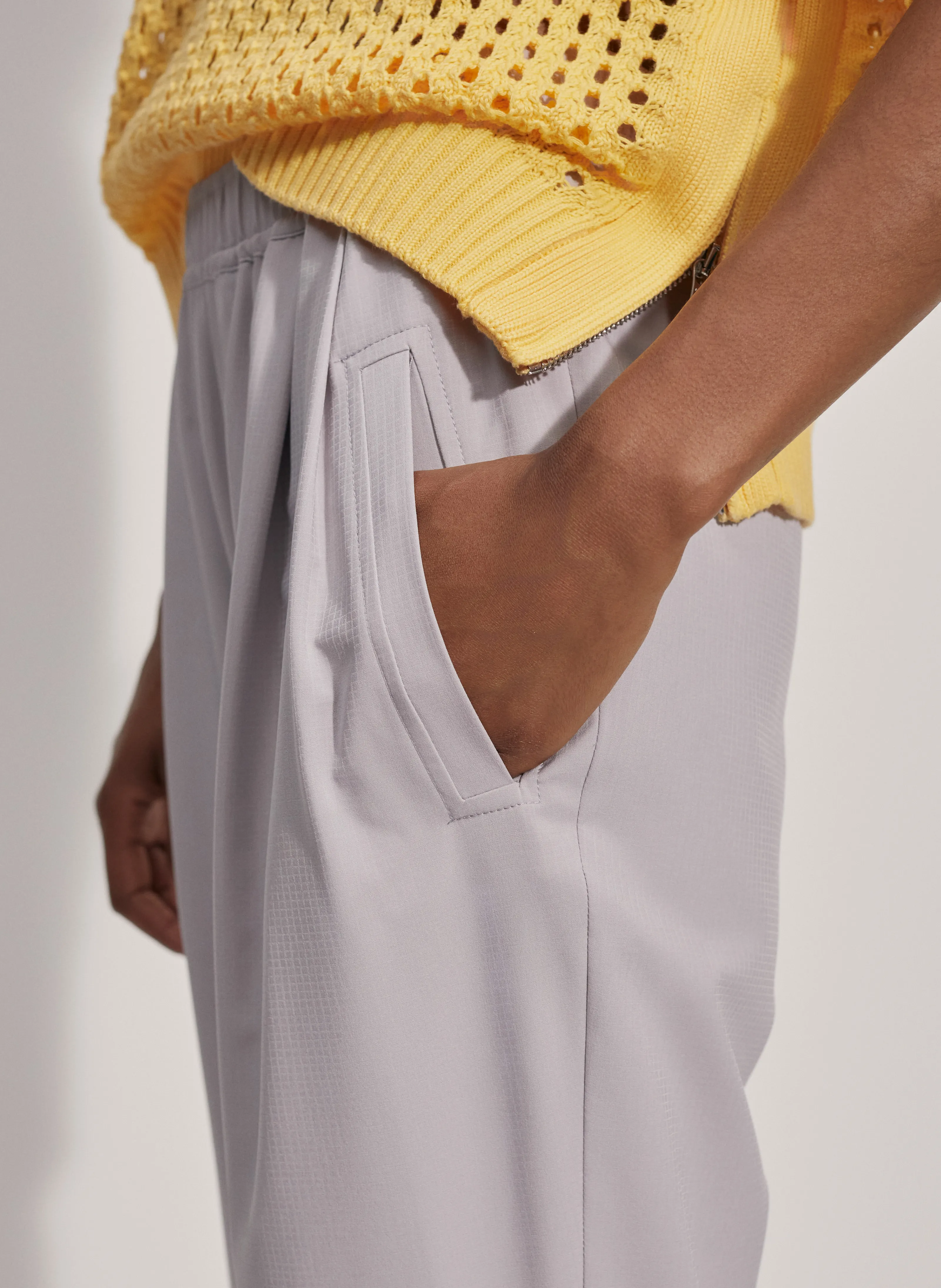 TACOMA  PANTALóN RECTO DE TALLE ALTO CON RELIEVE EN ROSA
