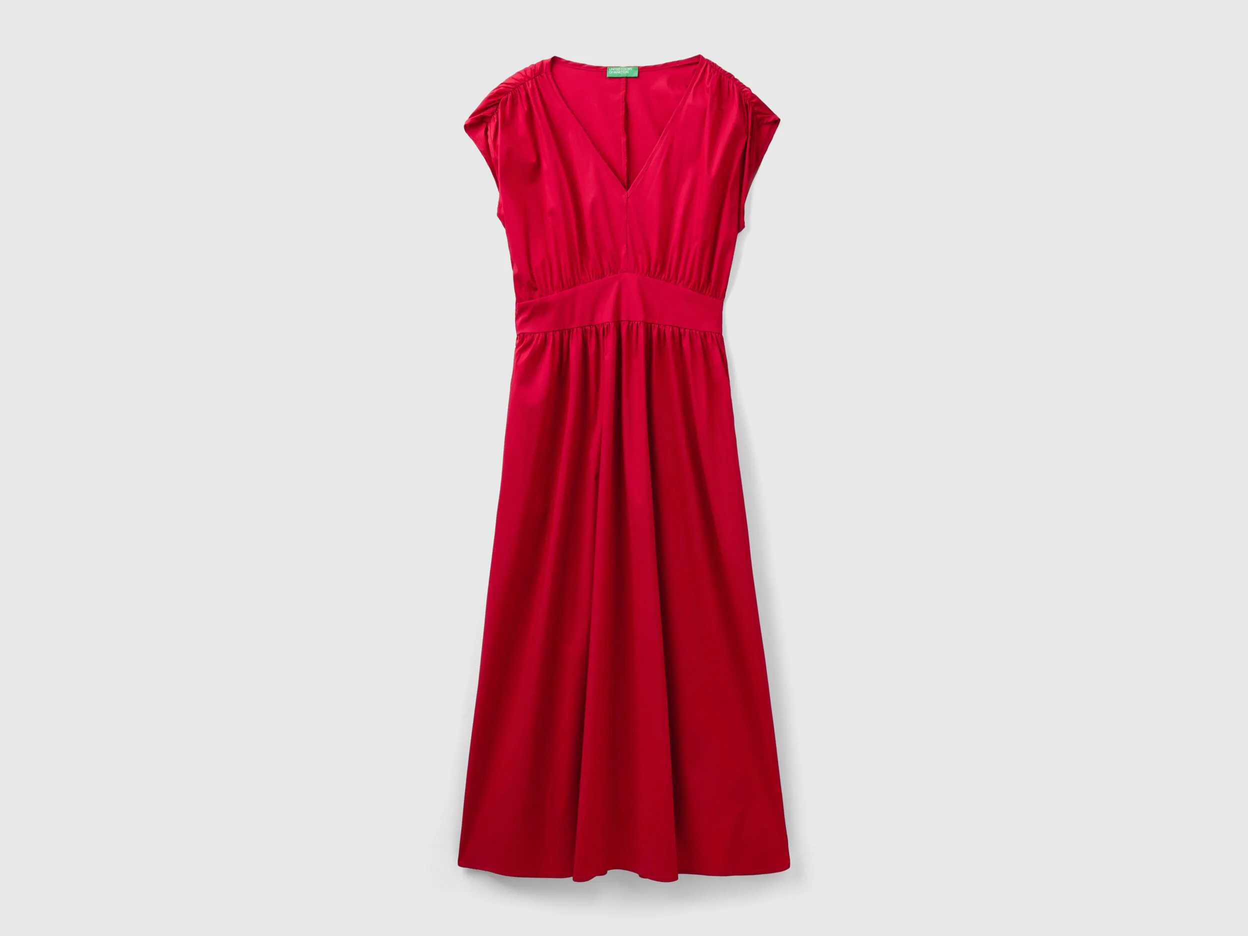 Vestido con escote de pico