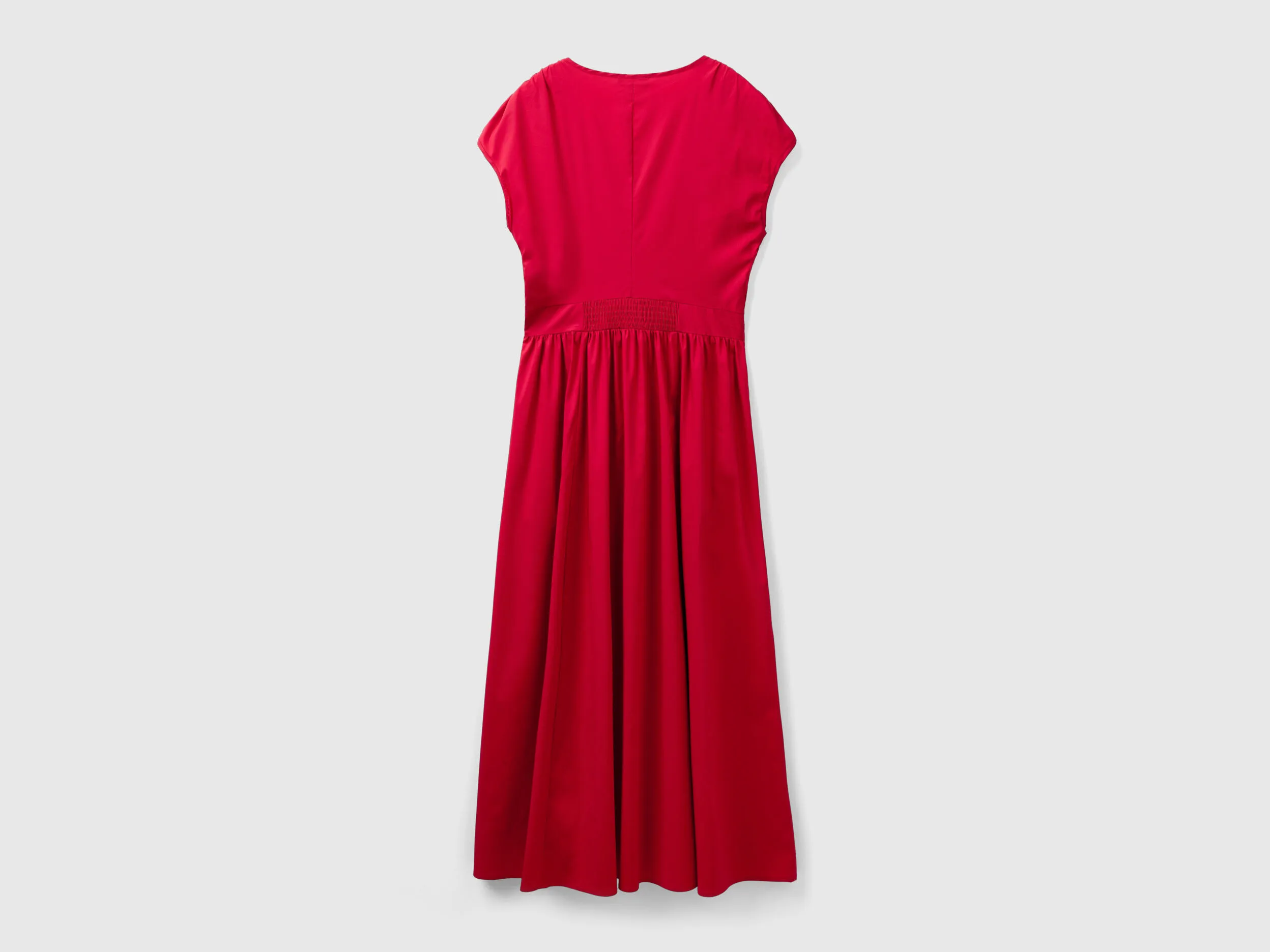 Vestido con escote de pico