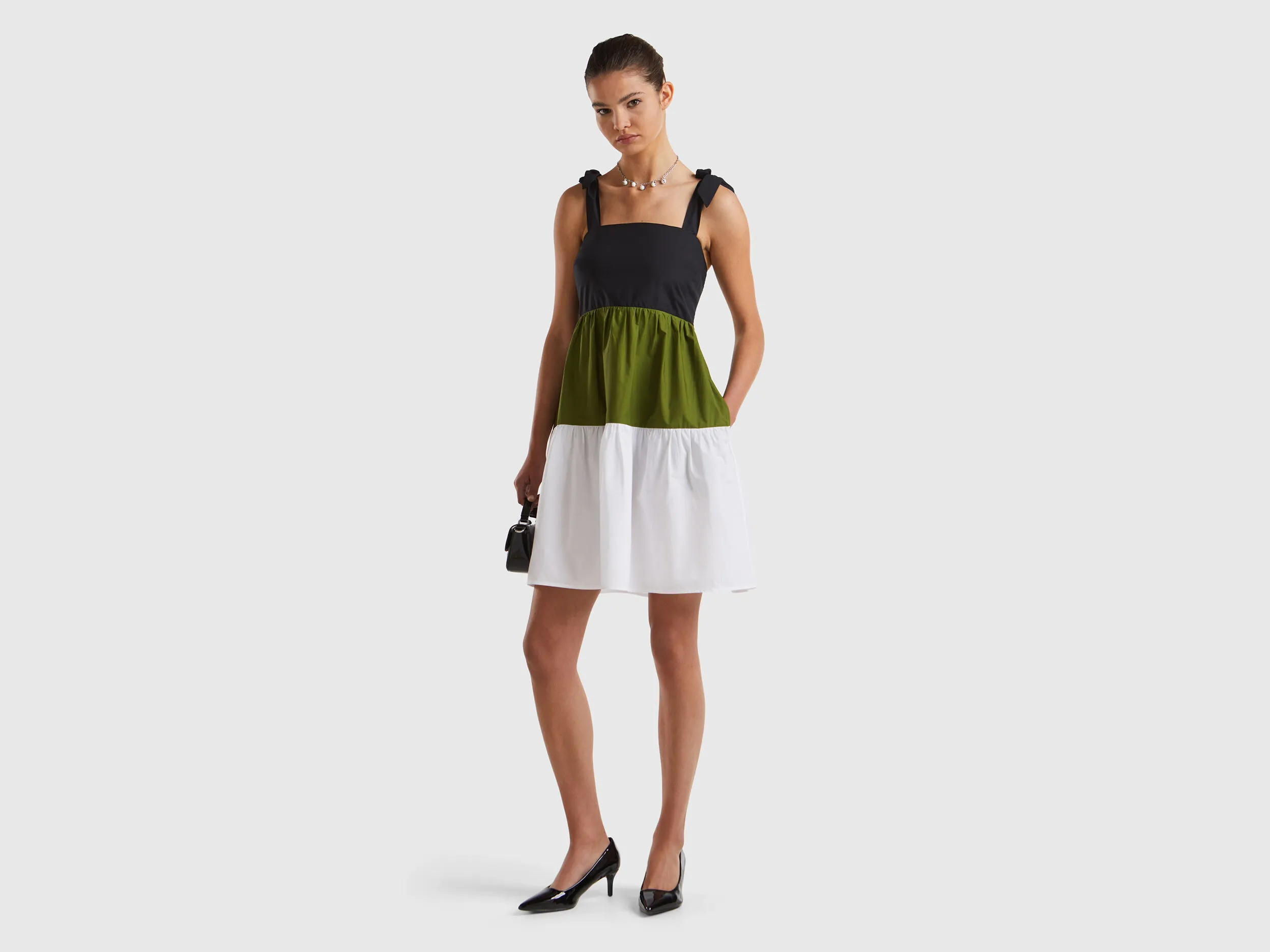 Vestido corto color block