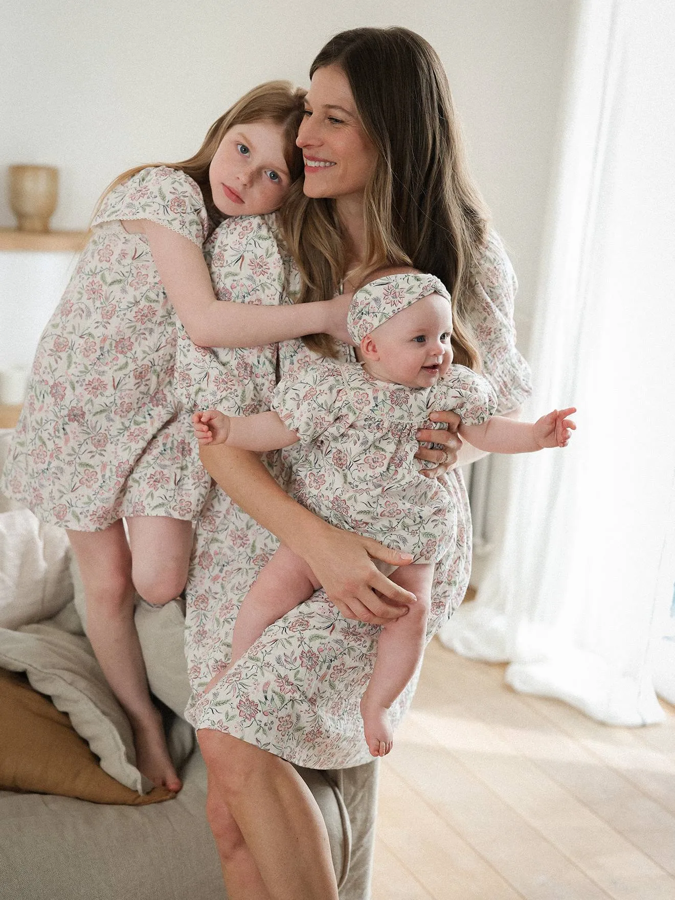 Vestido estampado para niña colección cápsula Día de la Madre