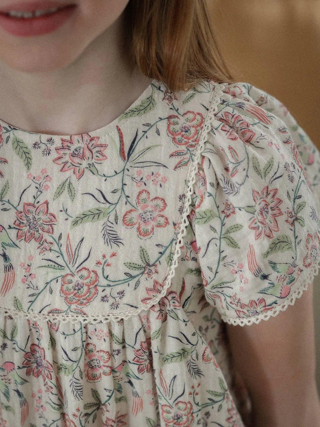 Vestido estampado para niña colección cápsula Día de la Madre