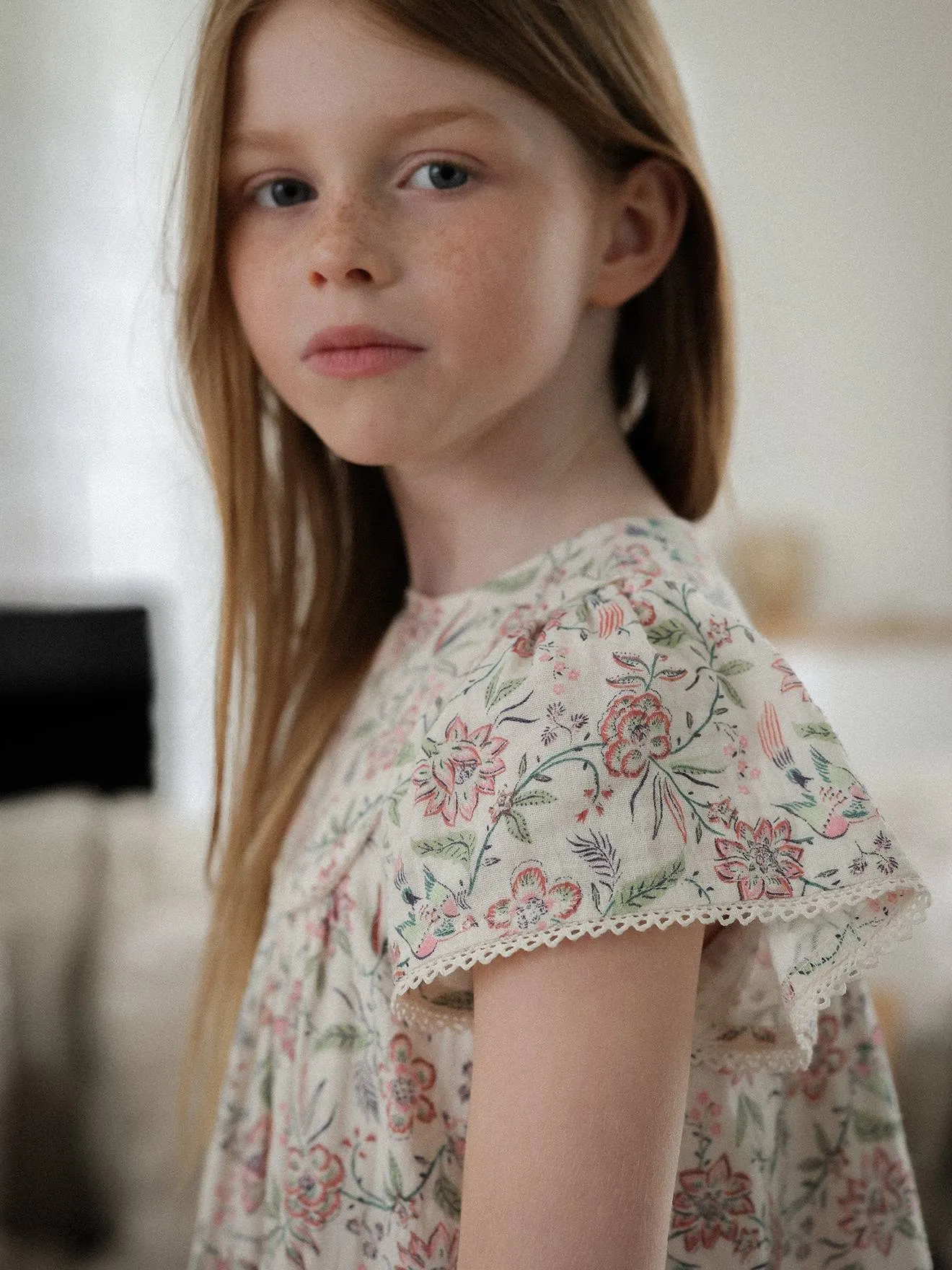 Vestido estampado para niña colección cápsula Día de la Madre