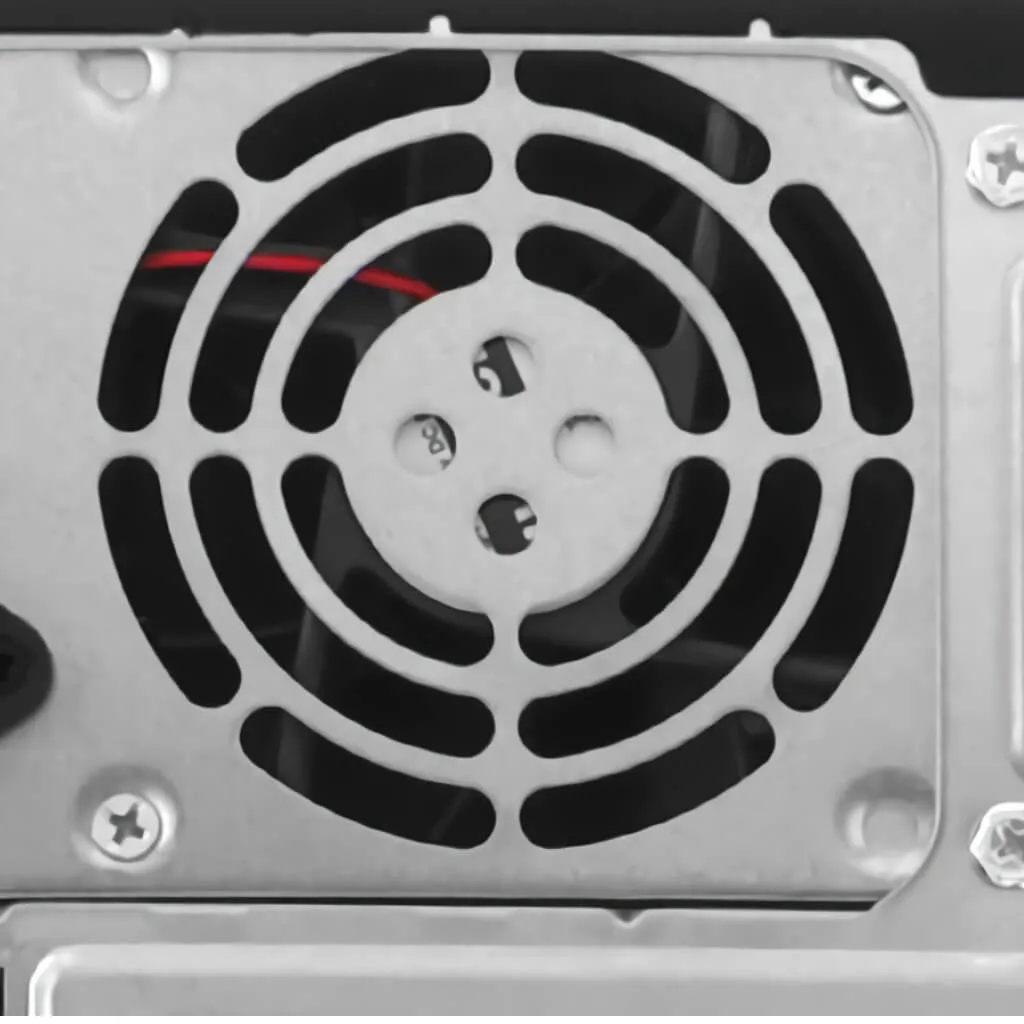 XTECH CAJA PARA CPU CON UNIDAD DE FUENTE DE ALIMENTACIóN ATX/MICROATX (XTQ214)