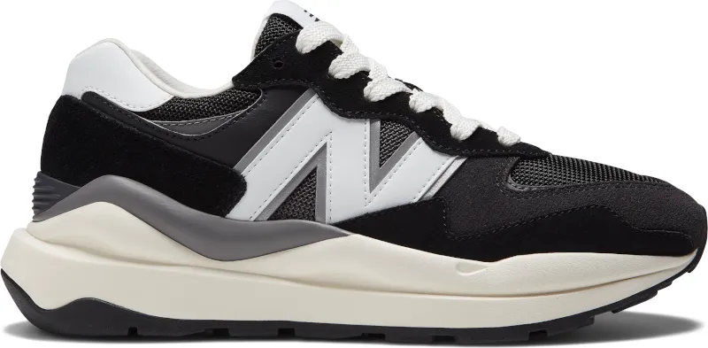  Zapatillas Urbanas Mujer New Balance 57/40 Negra