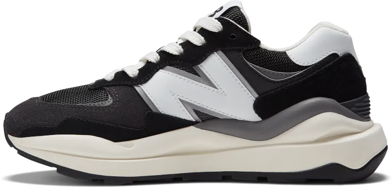  Zapatillas Urbanas Mujer New Balance 57/40 Negra